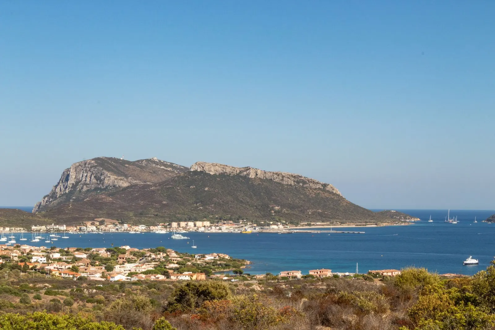 Golfo di Olbia con Capo Figari e Golfo Aranci, Sardegna nord-orientale